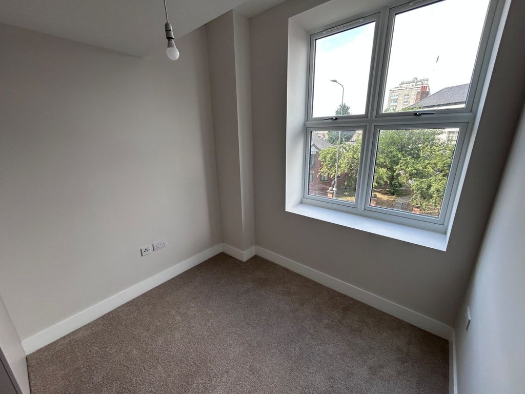 Property photo 3 of 7 Living
