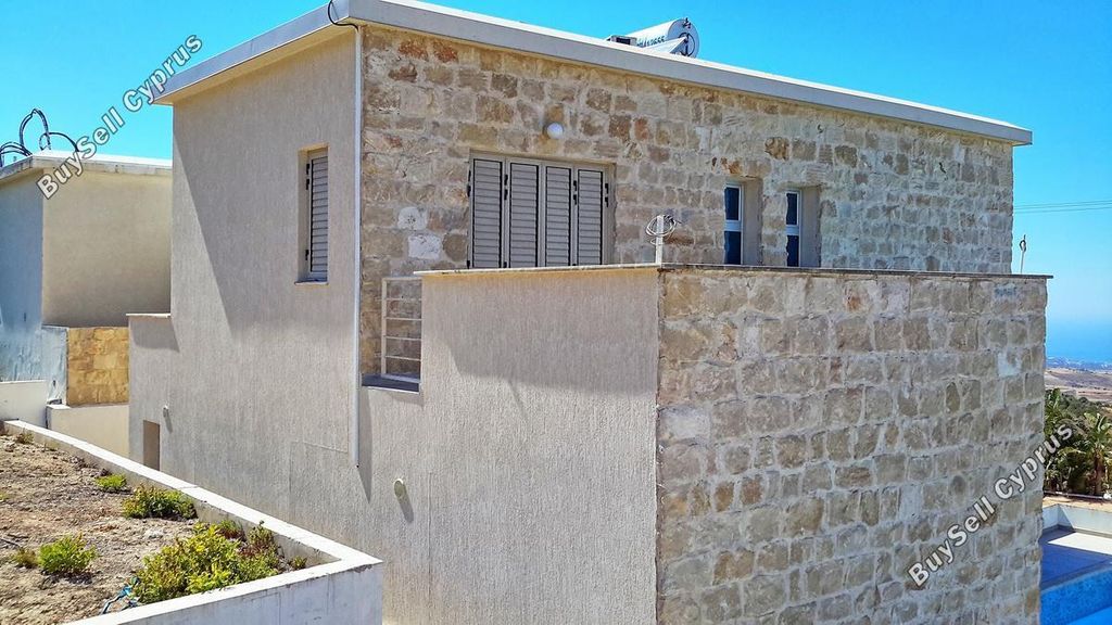 Property photo 2 of 27