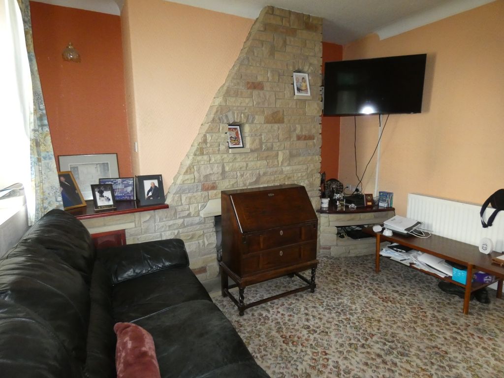 Property photo 2 of 9 Lounge