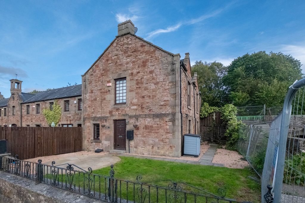 Property photo 1 of 31