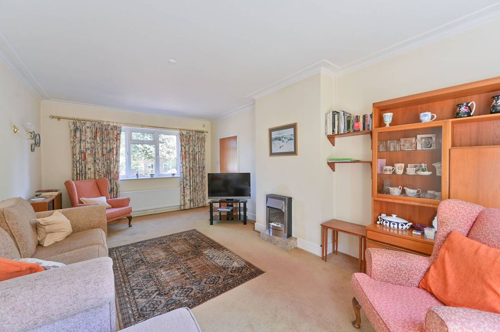 Property photo 2 of 21