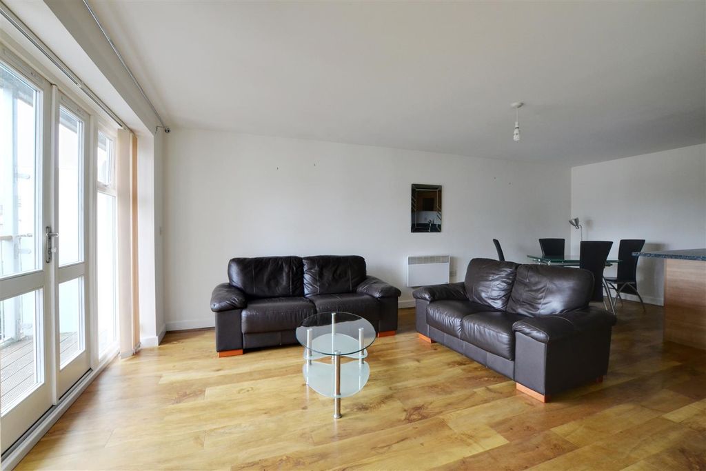 Property photo 2 of 12