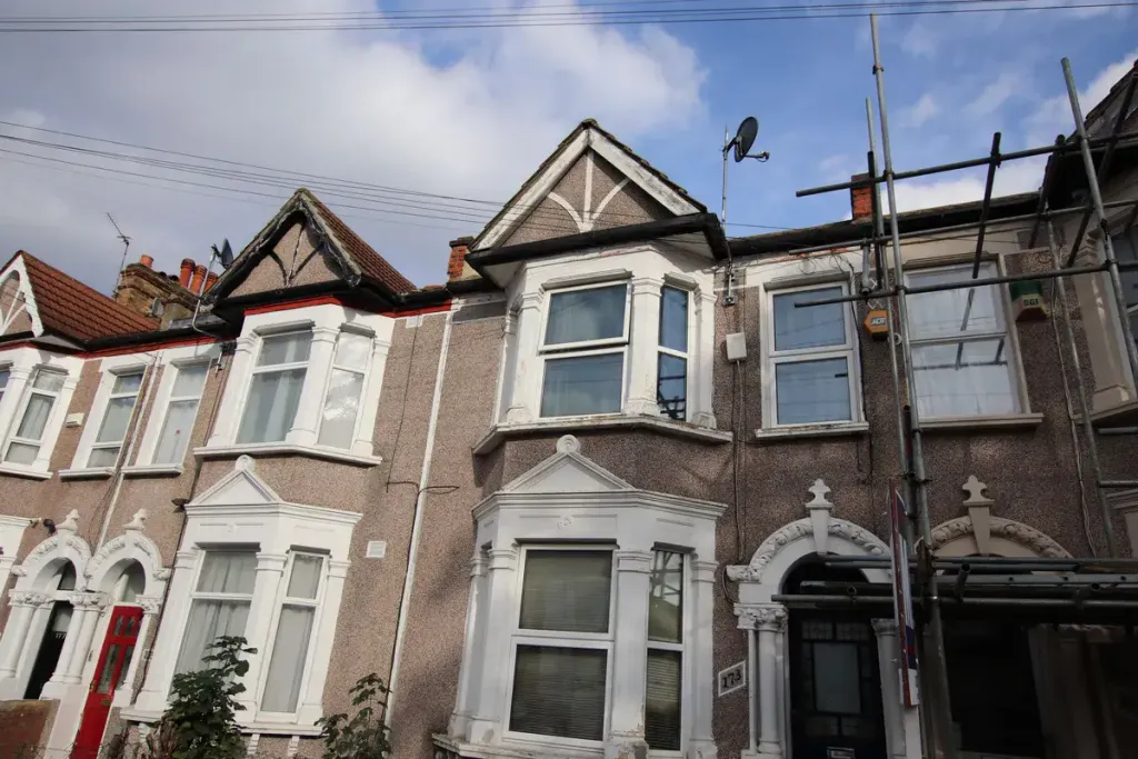 Property photo 1 of 5 Lovely Ground Floor Studio Flat To Rent