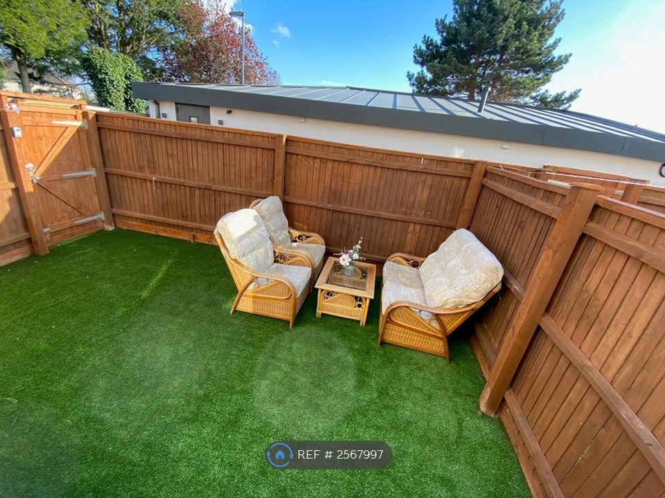 Property photo 3 of 35 Low Maintenance Garden