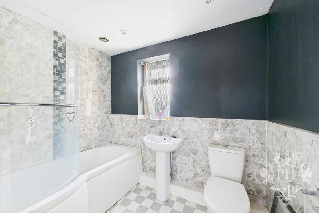 Property photo 3 of 8 Cam02002G0-Pr0216-Still001.Jpg