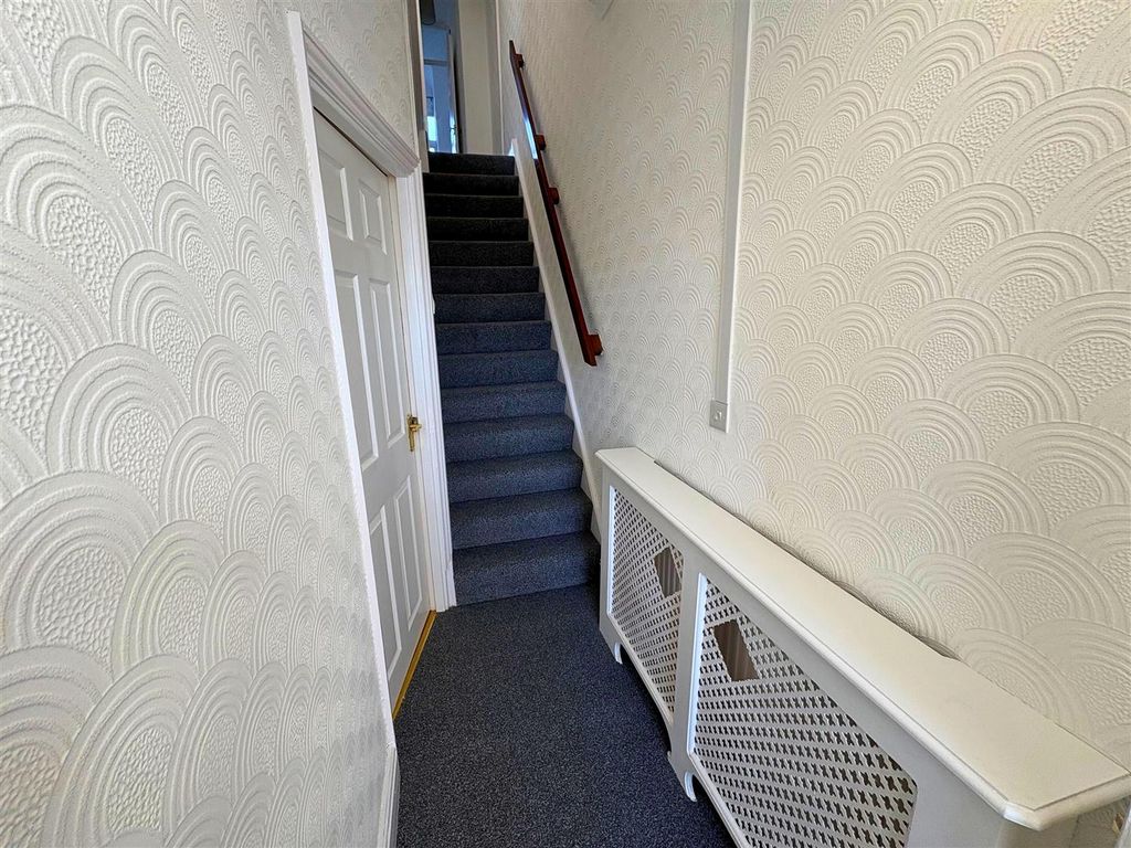 Property photo 3 of 22 Hallway