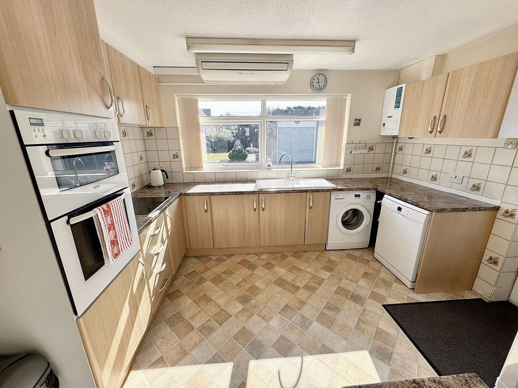 Property photo 3 of 24