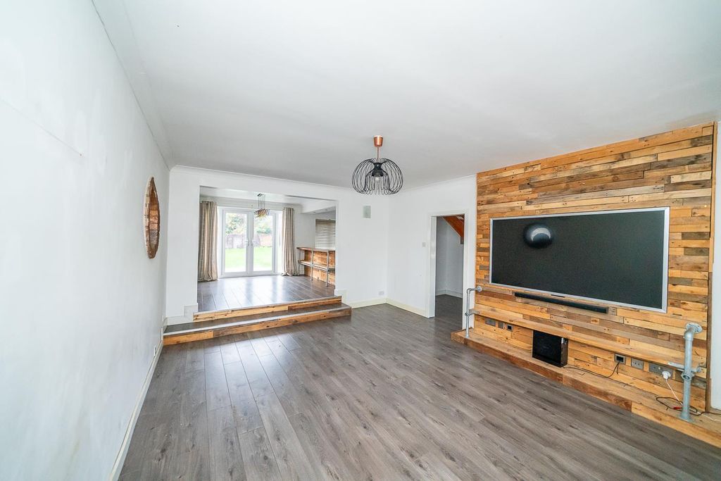 Property photo 2 of 25 Webbs-8.Jpg