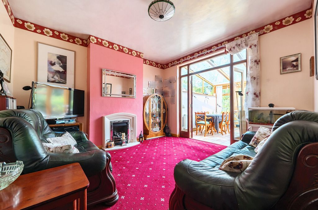 Property photo 3 of 21 1319849-3-68681B0...