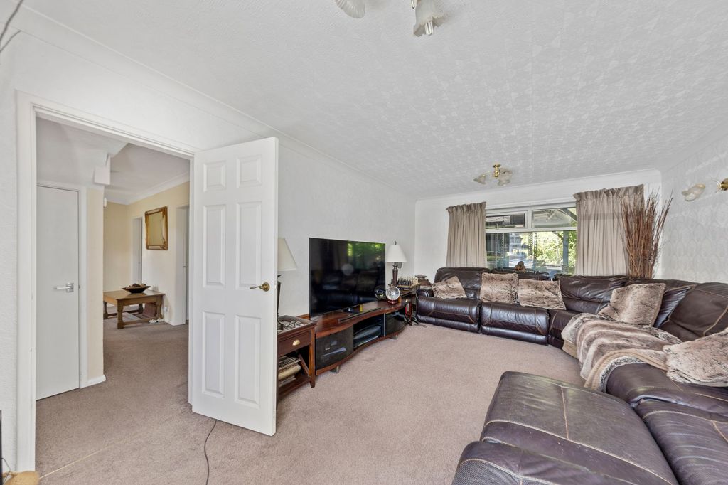 Property photo 3 of 21