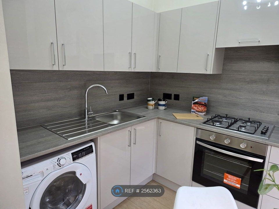 Property photo 3 of 28
