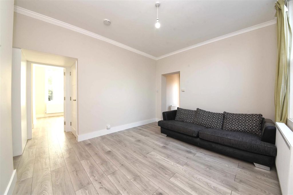 Property photo 3 of 6 30_Church_Lane_Pic_4.Jpg