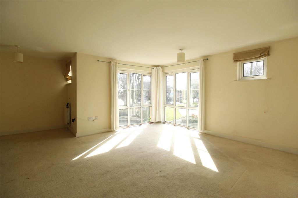 Property photo 2 of 9 Picture No. 18