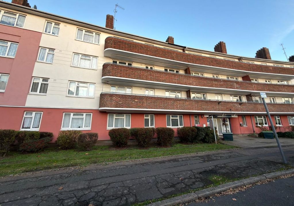 Property photo 1 of 8