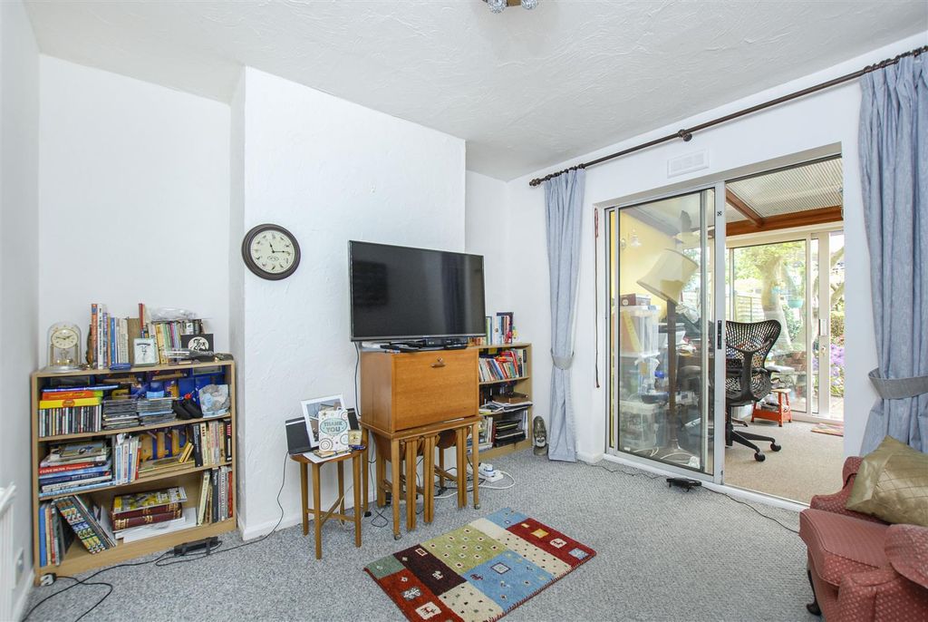 Property photo 3 of 8 47A Francis (4).Jpg