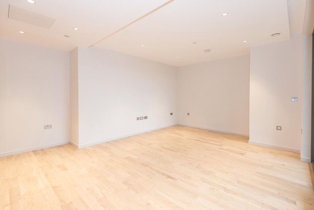 Property photo 3 of 15 4352383