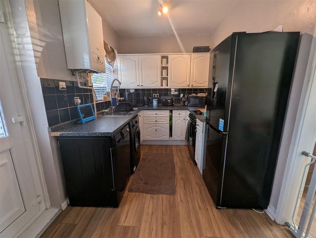 Property photo 3 of 9 Kitchen/Diner