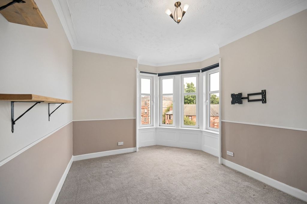 Property photo 2 of 27