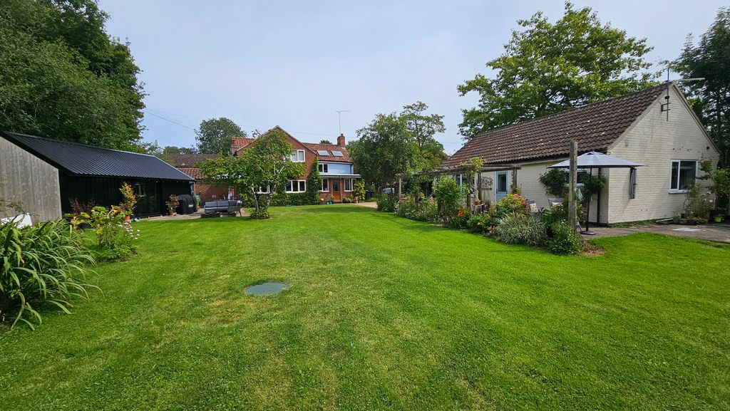 Property photo 3 of 32