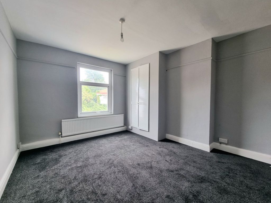 Property photo 3 of 25