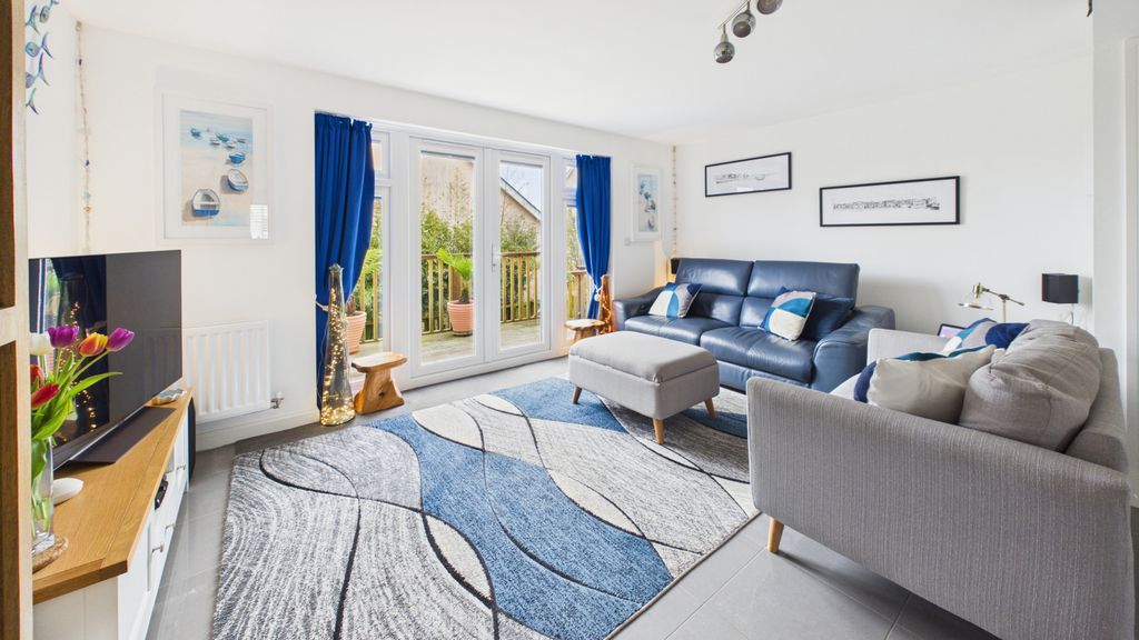 Property photo 2 of 16 Gallery