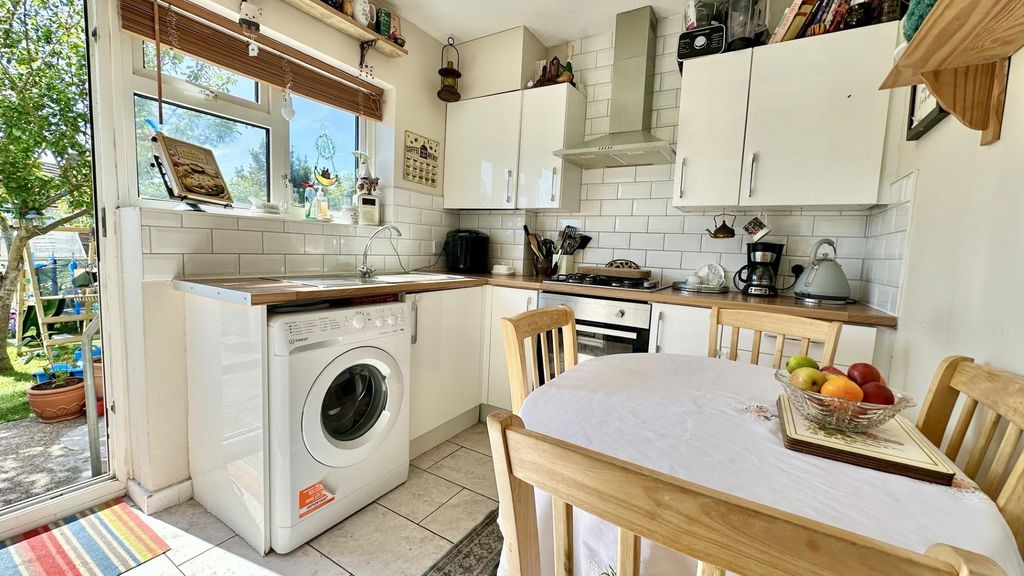 Property photo 3 of 19
