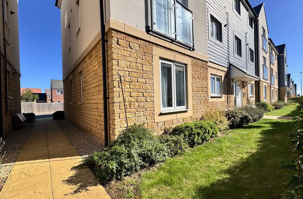 Additional image 15 of 1 bed flat for saleMossie Walk, Witney OX29