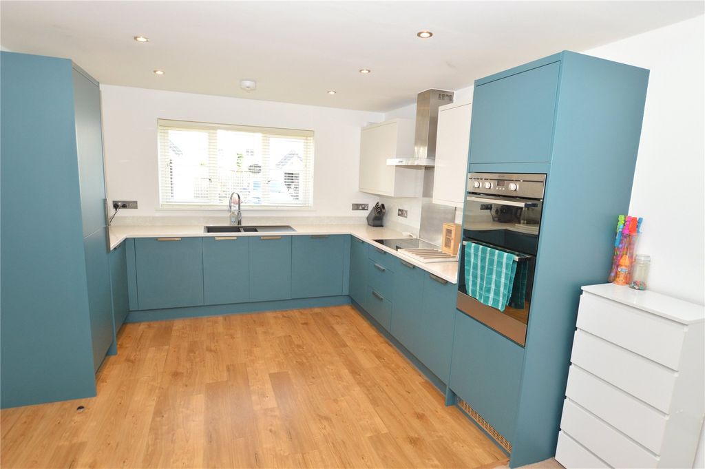 Property photo 2 of 12 2 - Picture No. 09