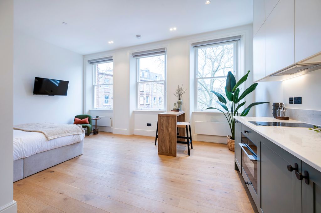 Property photo 3 of 6