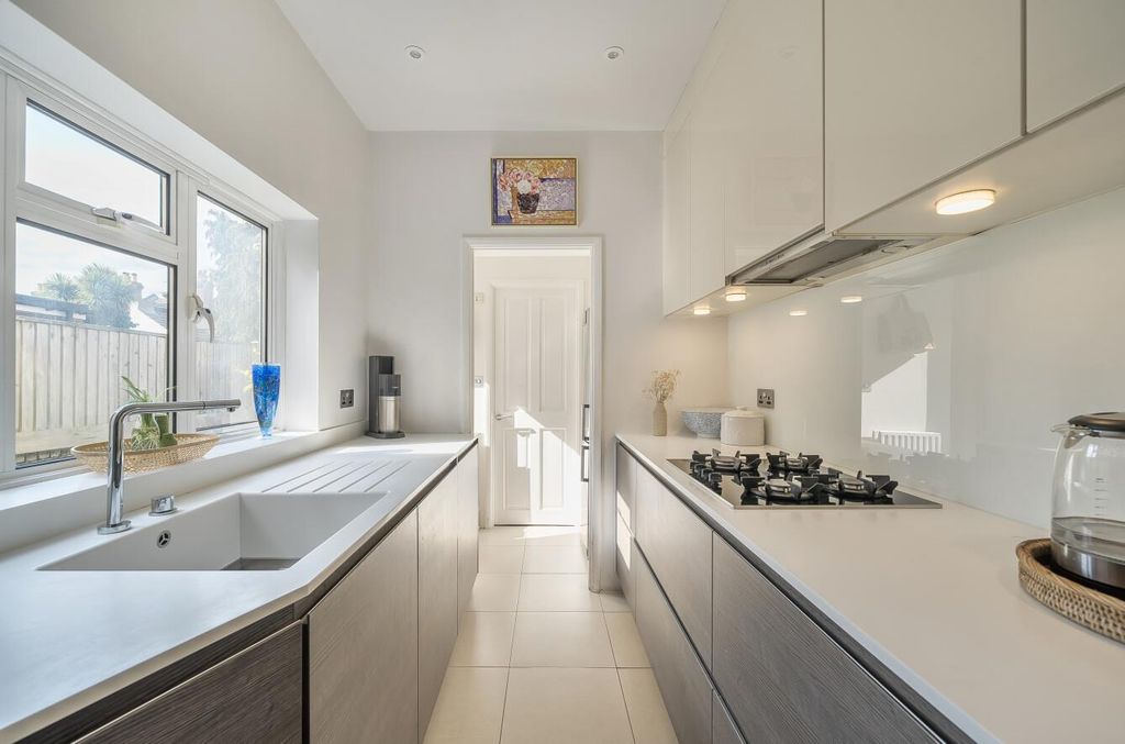 Property photo 3 of 16 1340379-10-68A5F4c9A94c9.Jpg