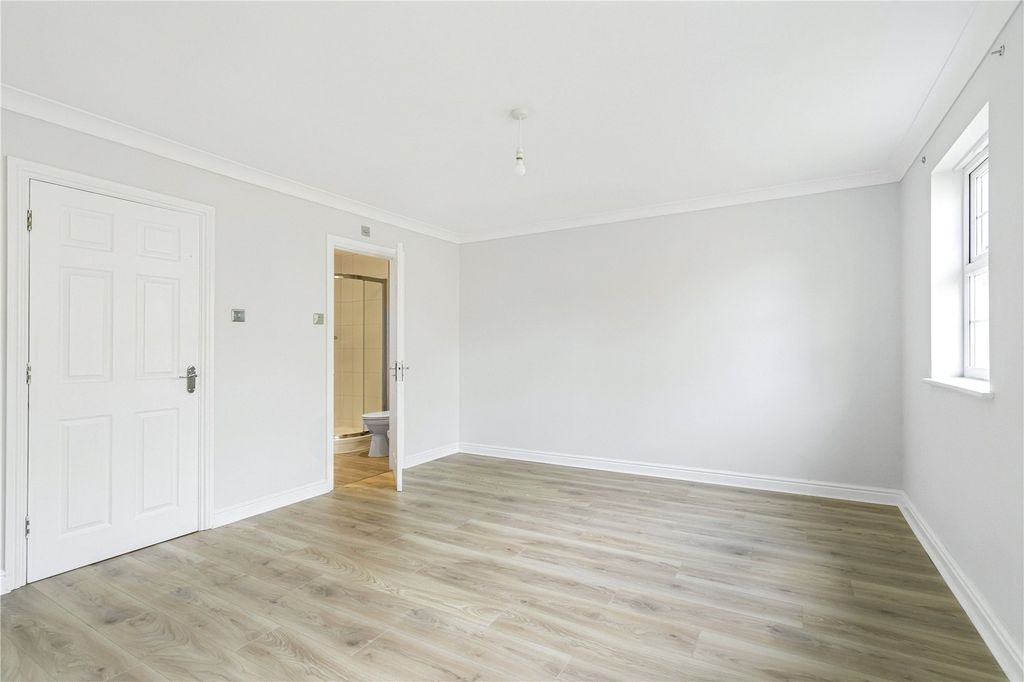 Property photo 2 of 14 Picture No. 01