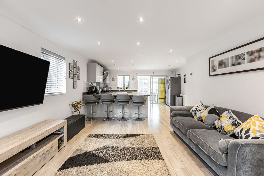 Property photo 3 of 12 Living Room