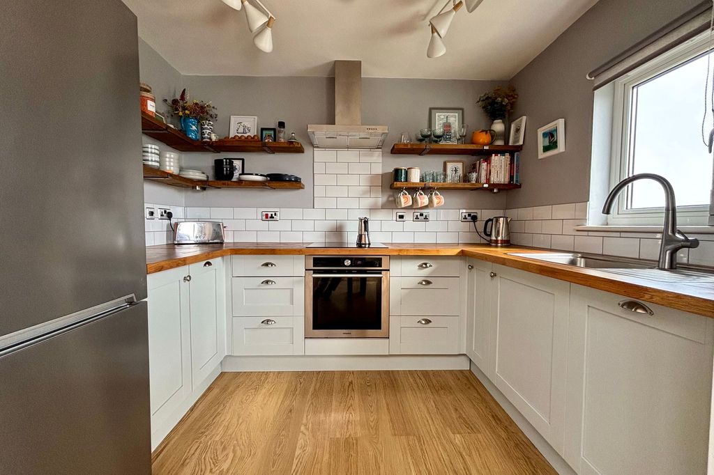 Property photo 3 of 22