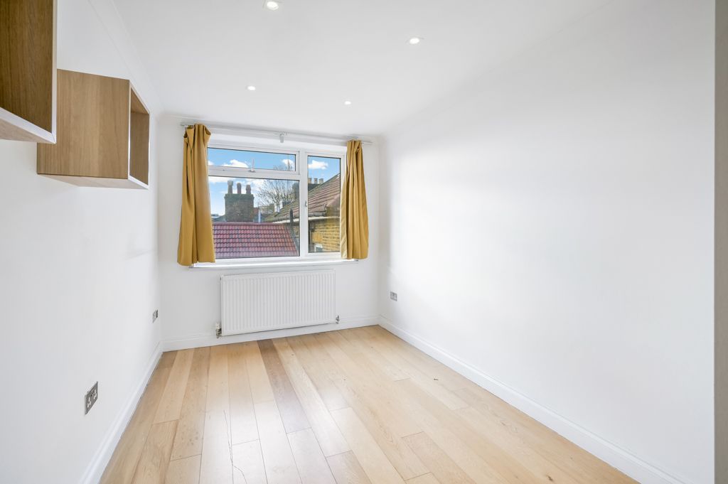 Property photo 3 of 7 Bedroom 3