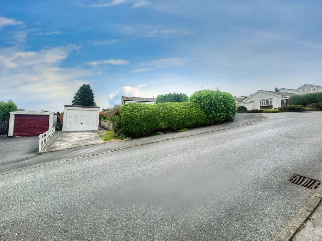 Property photo 3 of 46