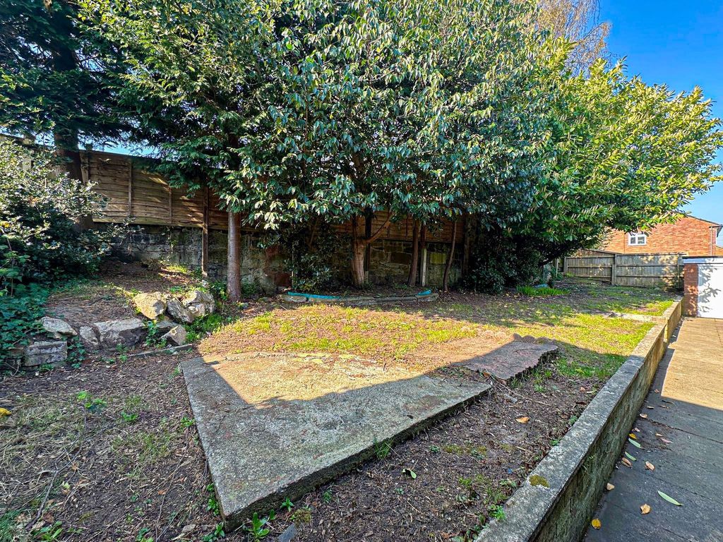 Property photo 3 of 16 Photo 8