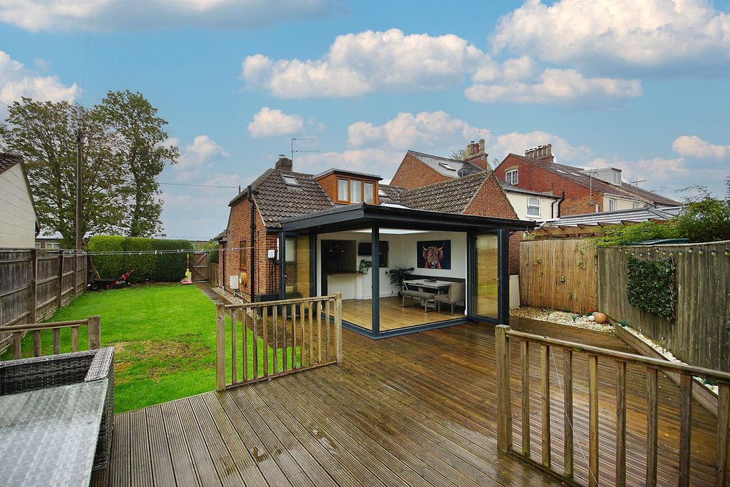 Property photo 1 of 21
