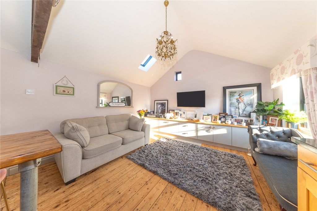 Property photo 1 of 9 Open Plan Area