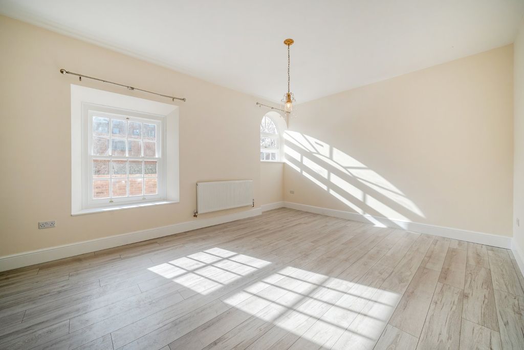 Property photo 3 of 16 Picture No. 13