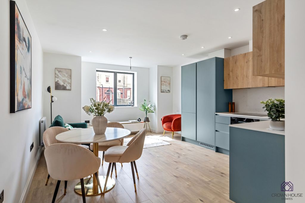 Property photo 3 of 24