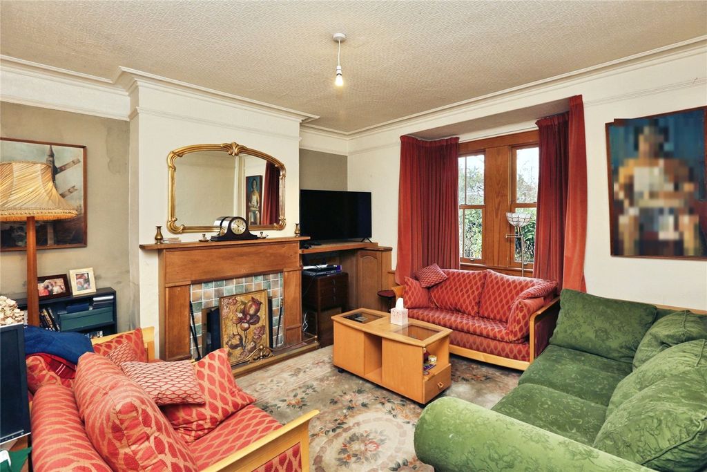 Property photo 2 of 28 Picture No. 09