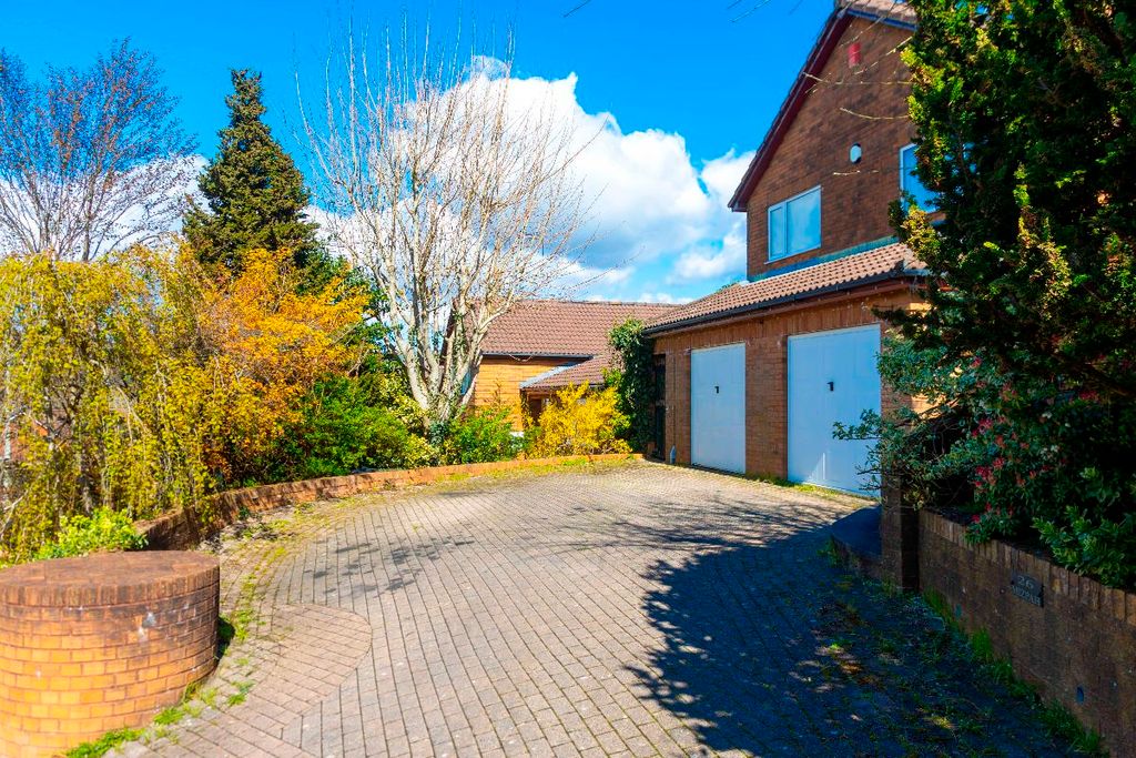 Property photo 3 of 63