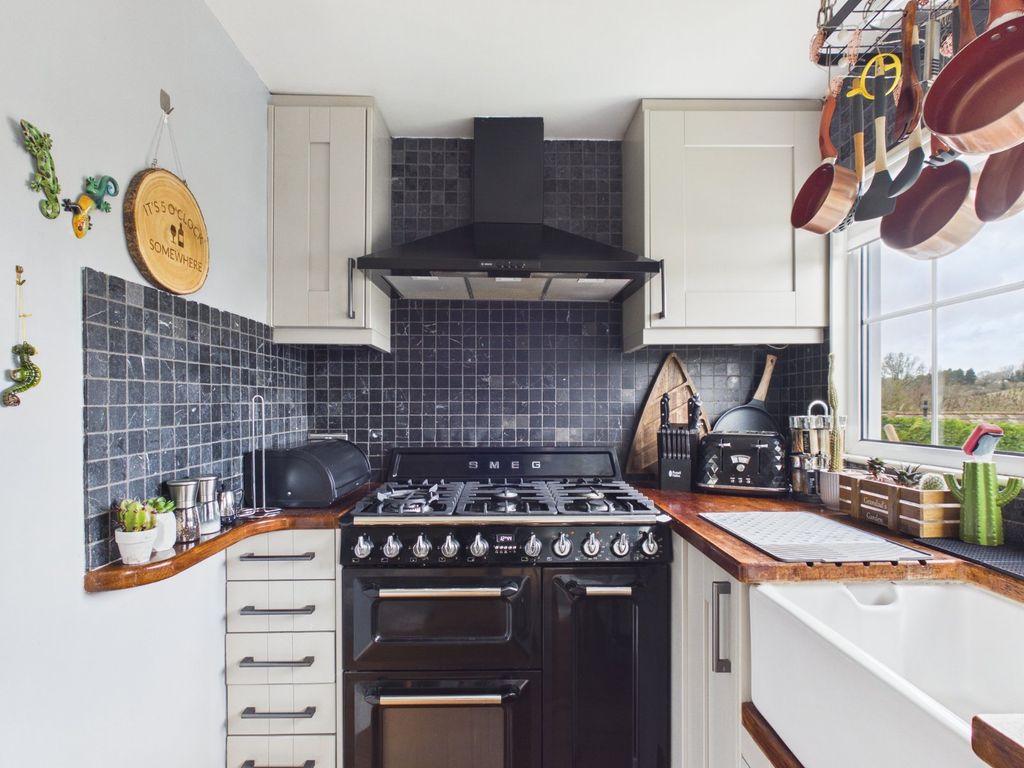 Property photo 2 of 15 Kitchen