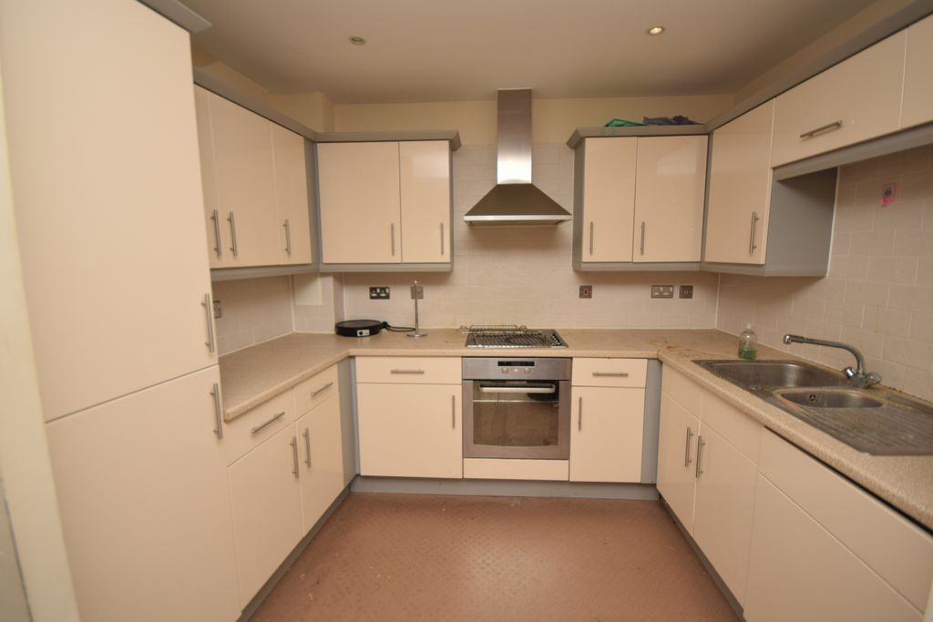 Property photo 2 of 8 Kitchen