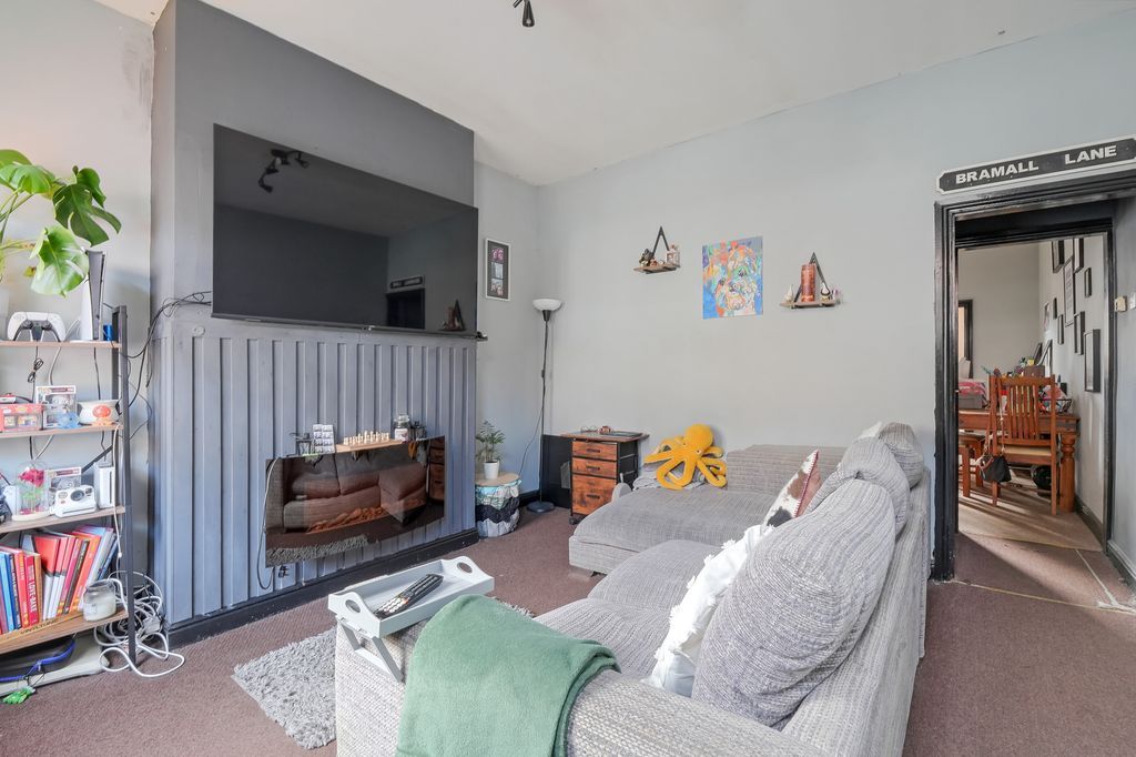 Property photo 3 of 18