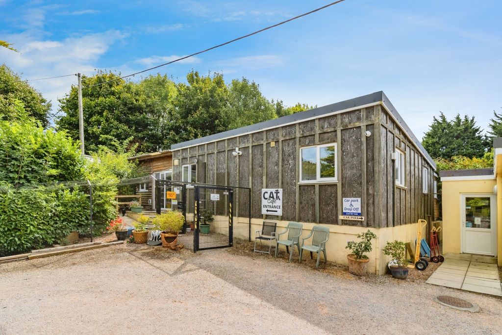 Property photo 3 of 36 Photo