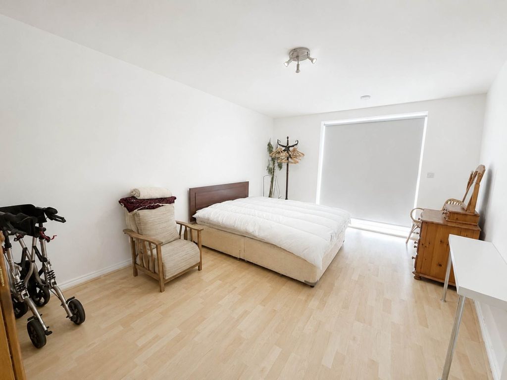 Property photo 3 of 6