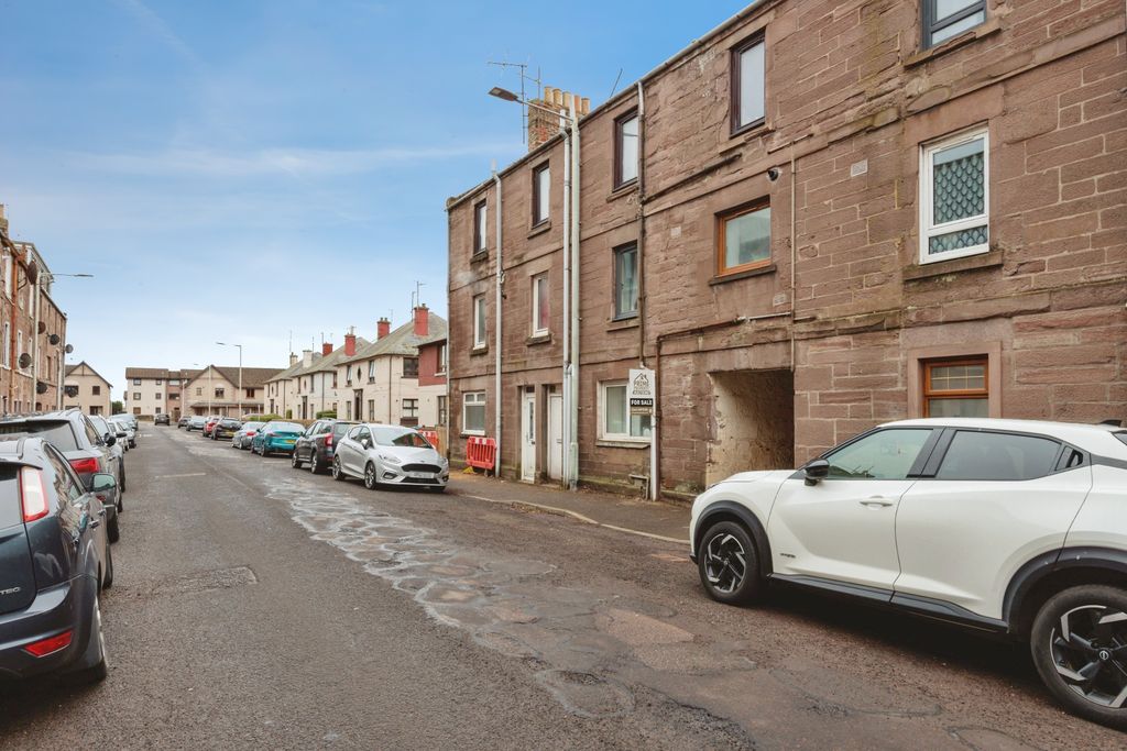 Property photo 2 of 15 Front View