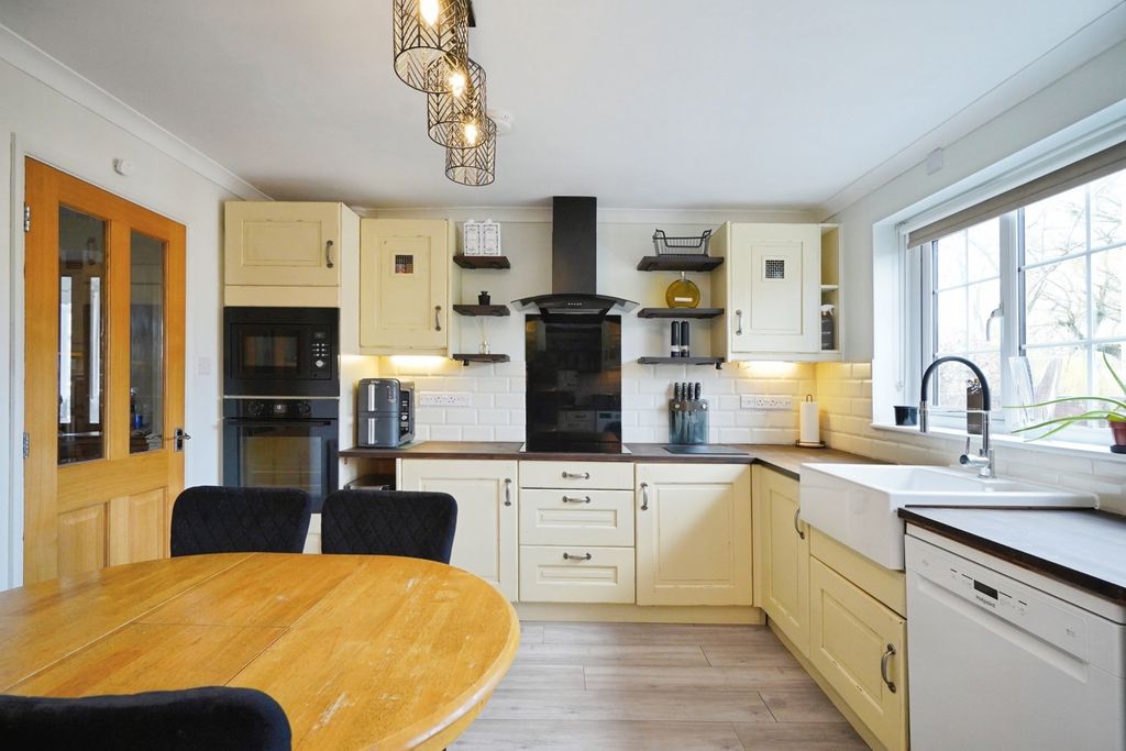 Property photo 2 of 25 Pbox-Img.Jpg