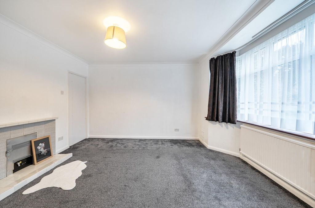 Property photo 2 of 10 Davidson Frost-Wellings, Dfw, Marsh Lane, Ha7, Liv